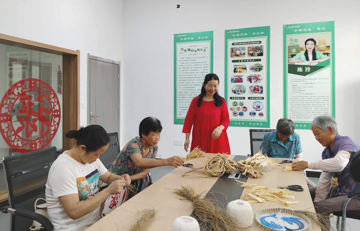 3——陳玲在三官殿蔡灣村創(chuàng)建手工坊.jpg